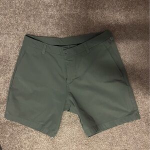 Lululemon khaki green golf shorts